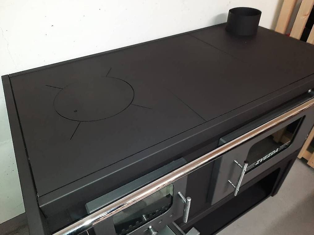 Cucine: Poêle à bois / cuisinière Modèle : Proline. – Usato da Sion venduto da Swissquali. 1