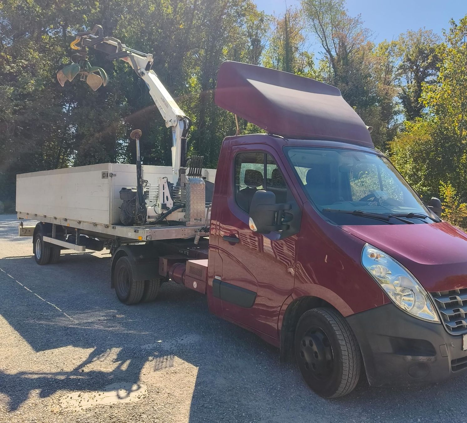 Renault Veicoli commerciali: Renault Master Sattelschlepper Auflieger mit Kran – Usato da Schinznach-dorf venduto da 66schnauzer 1
