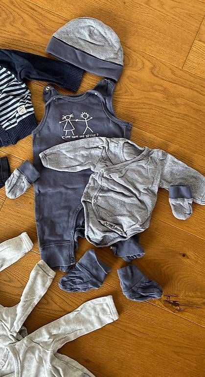 Kleiderpakete & -sets: Kleiderpaket/ Kleider/ Body/ Oberteile 56 – Gebraucht aus Männedorf von lachen2011 1
