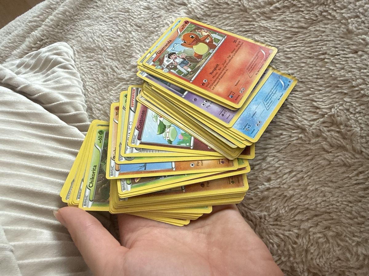Pokémon Sammelbilder & Trading cards: Pokémon Sammelkarten Stapel mit Glumanda – Gebraucht aus Staad SG von Chirrari 3