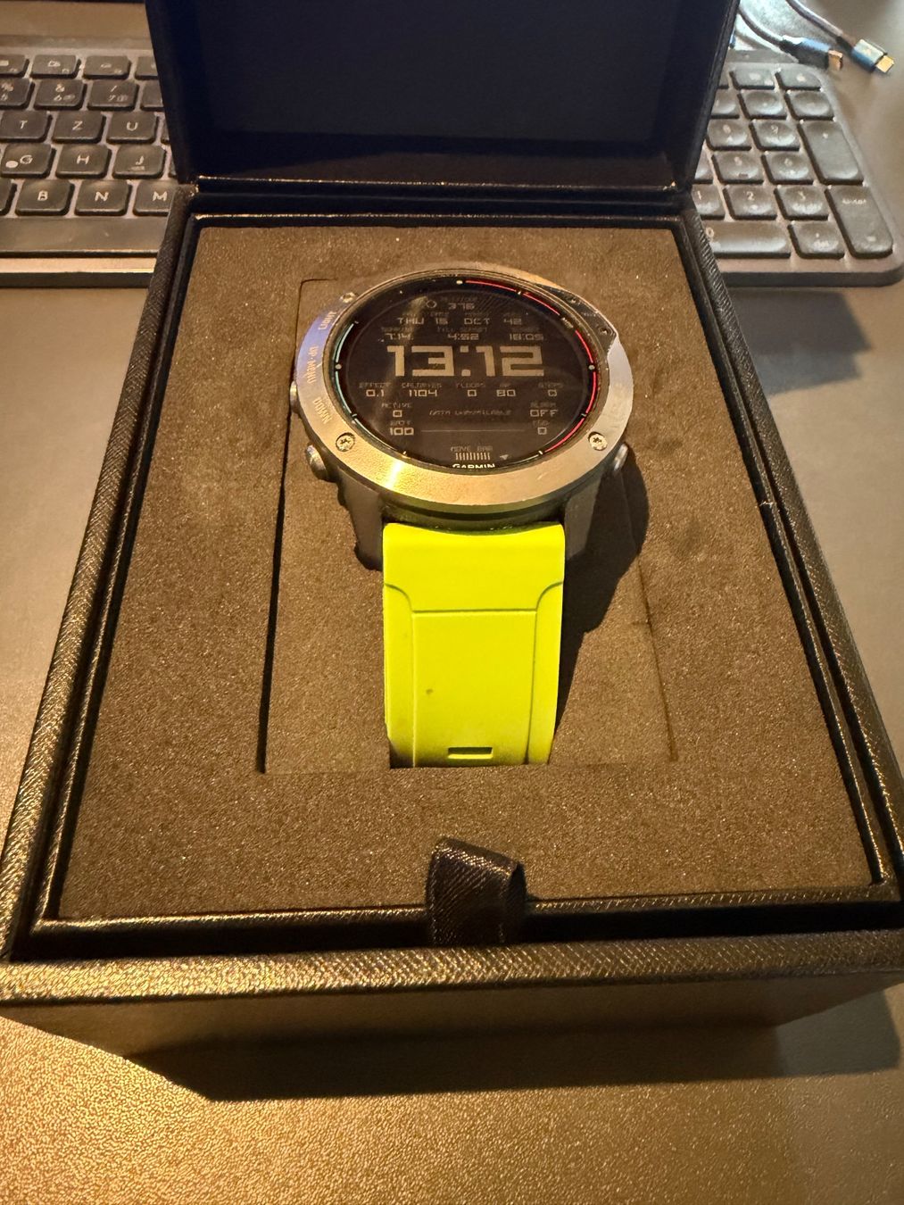 Garmin Smartwatch: GARMIN QUATRIX 6X SOLAR – Neu und originalverpackt aus Tagelswangen von mer_7cvd
