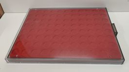 Münz-Kassette Lindner 88 Fächer rot, gebraucht (L38-12)