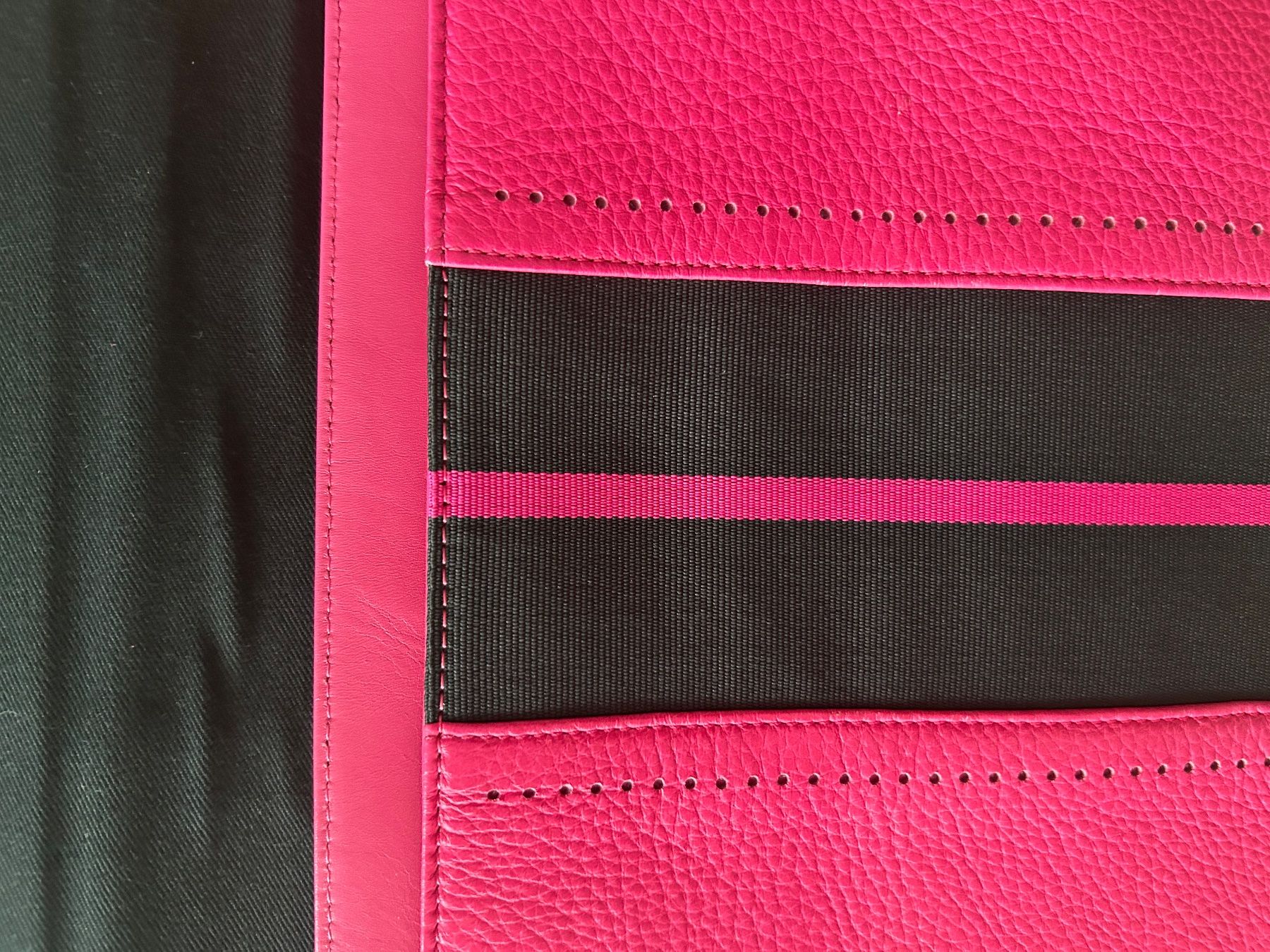 Covers & Borse: Tommy Hilfiger Tablet Case – Usato da Biel/Bienne venduto da zit_v5yc 6