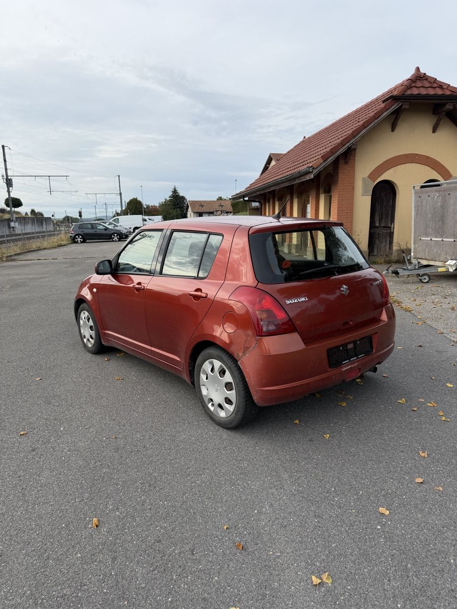 Suzuki Autos: Suzuki Swift 1.3 – Defekt aus Vuisternens-Romont von Mika-L 2