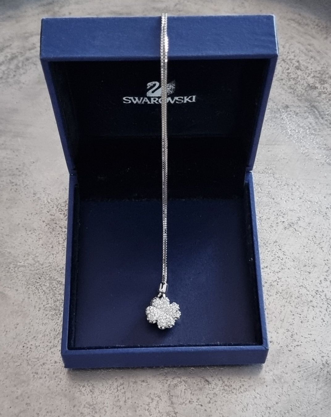 Swarovski Catenine: ORIGINAL Swarovski Kette – Nuovo e nell'imballaggio originale da Frauenfeld venduto da Bleeddragon