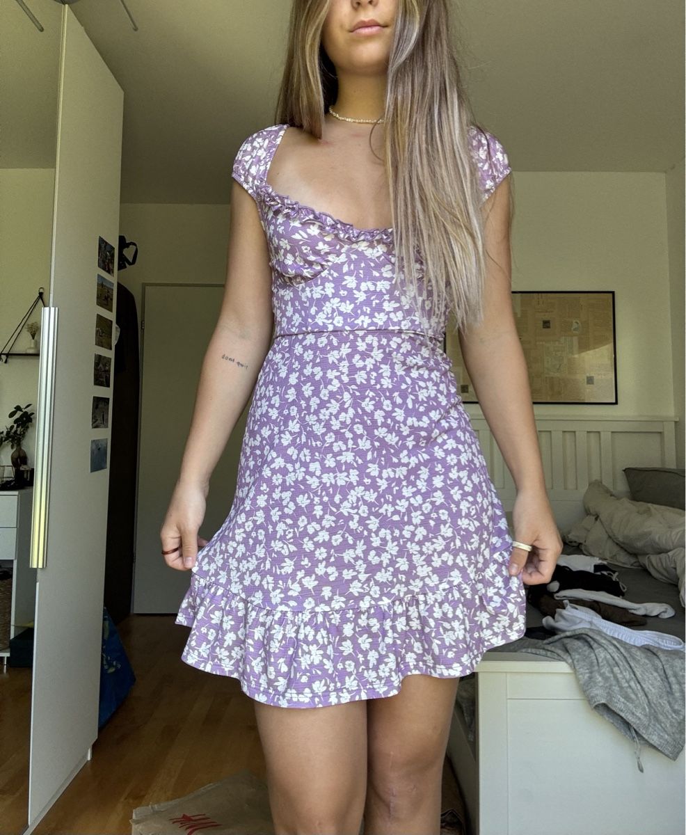 Bershka Vestiti: Kleid von Bershka – Nuovo (secondo la descrizione) da Hergiswil NW venduto da Leonie_6052 1