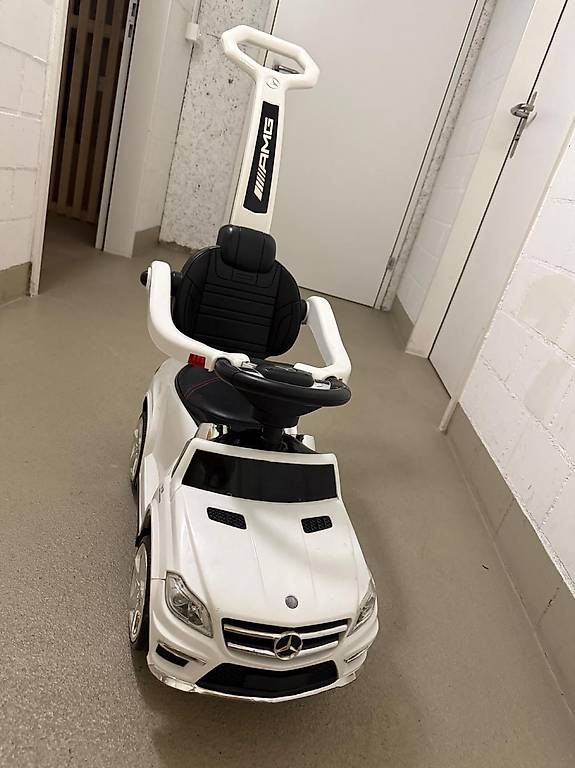 Fahrzeuge für Kinder: Kinder auto  – Gebraucht aus Baar von Elgrande12 3