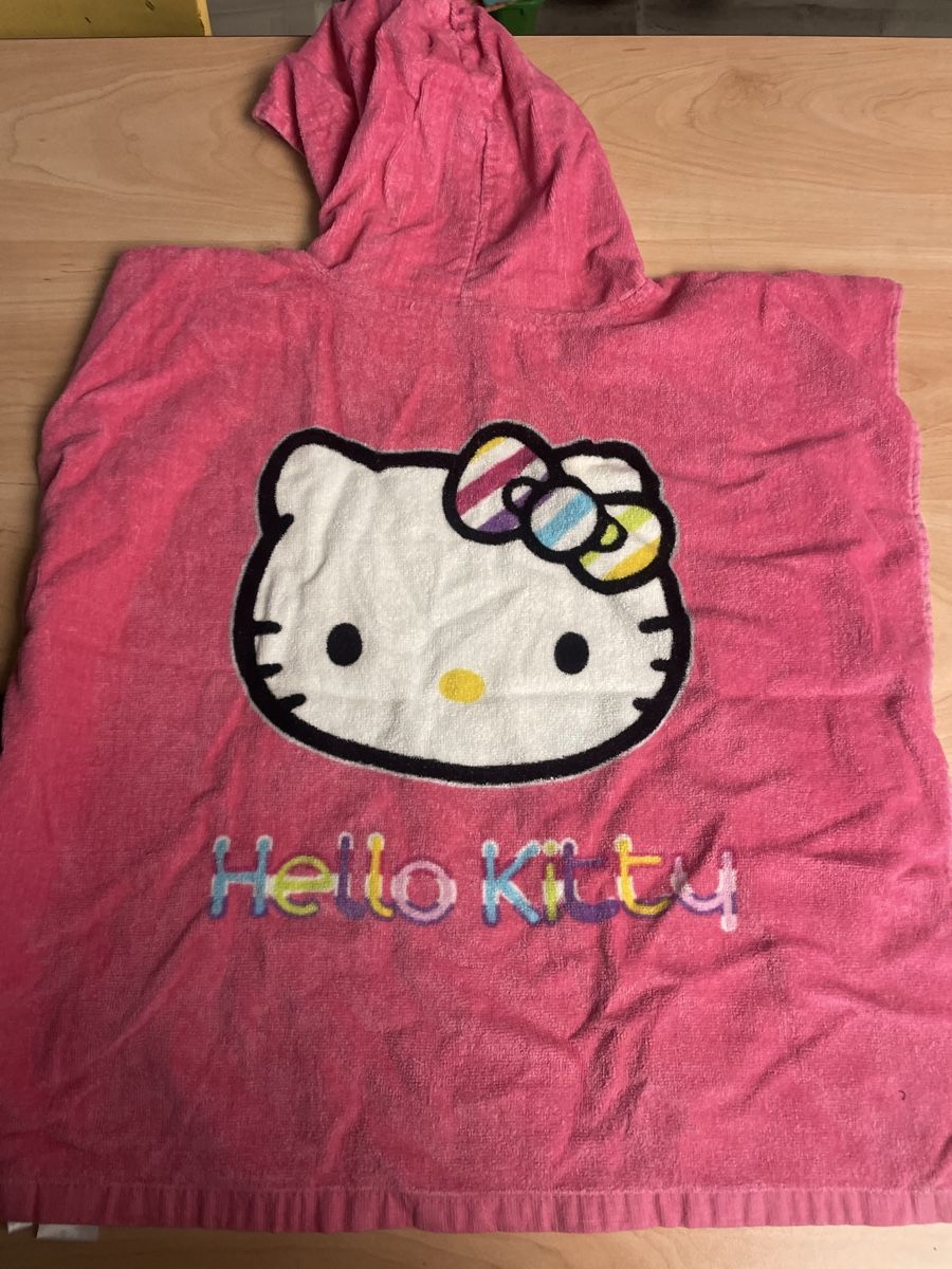 Hello Kitty Accappatoi: Hello Kitty Badeponcho – Usato da Obergerlafingen venduto da cabo4 1