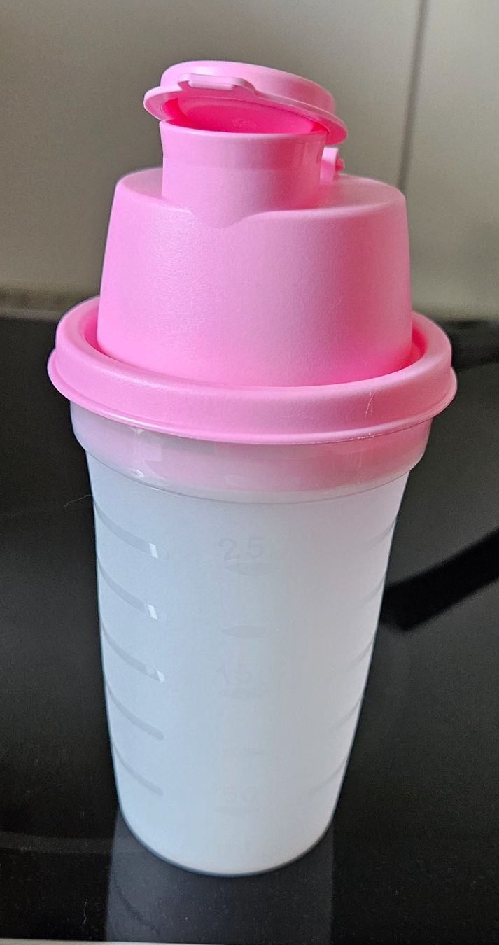 Tupperware Contenitori & Simili: Shaker 250ml – Nuovo e nell'imballaggio originale da Hasle b. Burgdorf venduto da buddle32