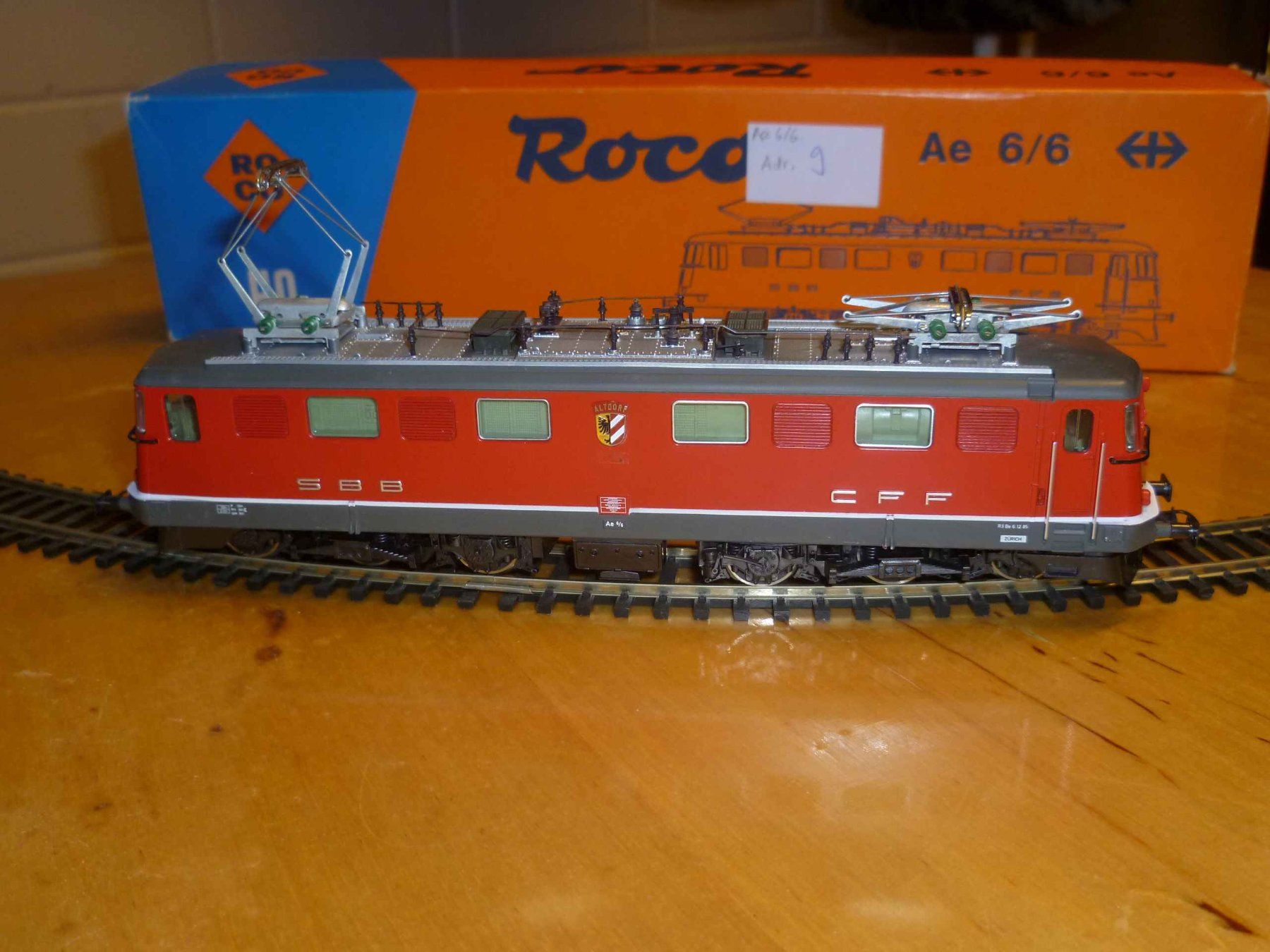 Roco Modellini di ferrovie: SBB Ae 6/6 rot DC  H0 – Usato da Rickenbach BL venduto da umro11 2