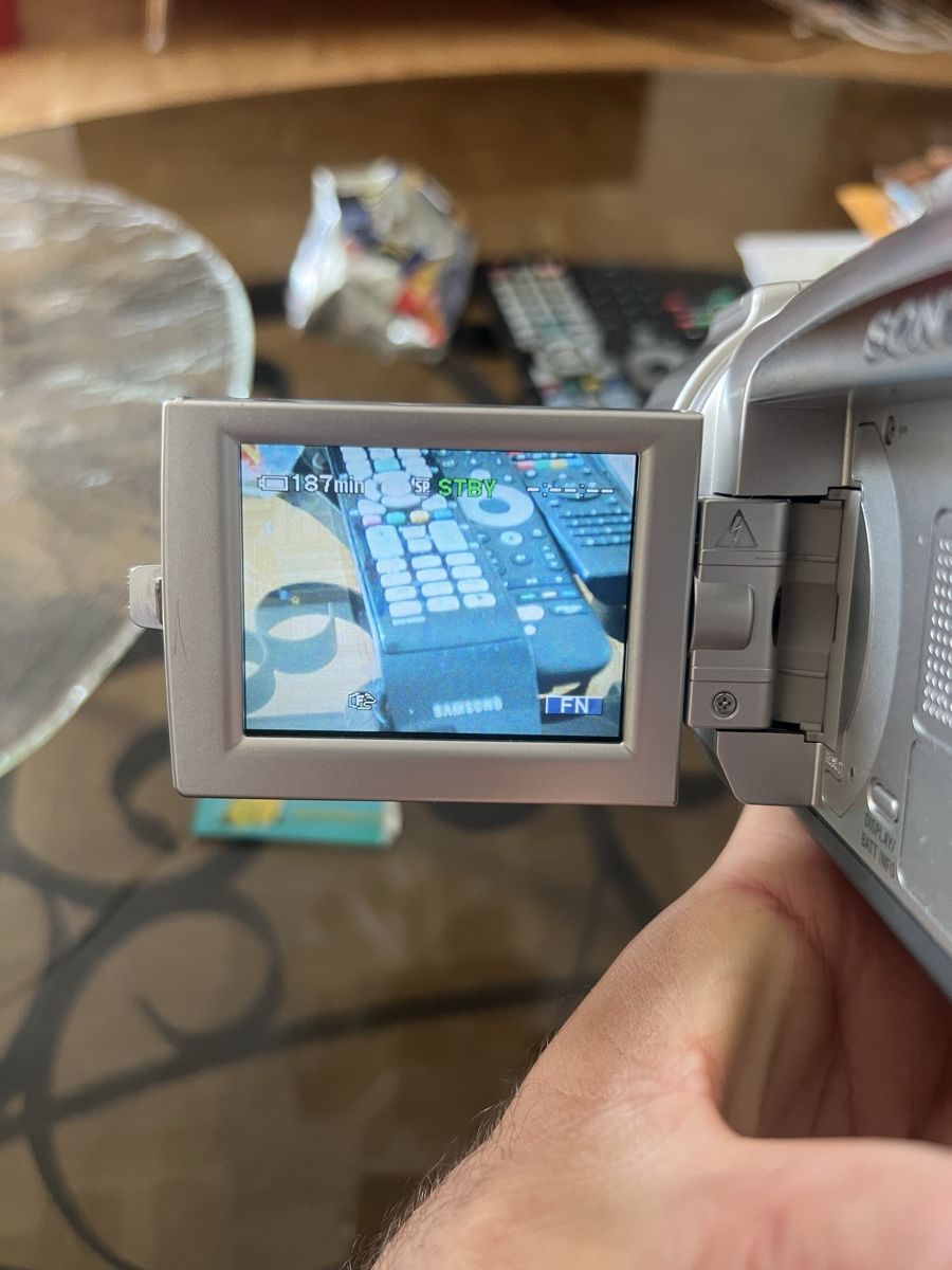 Sony Videocamere: Sony Handycam DCR-TRV60 E – Usato da Zürich venduto da jao_2bx7 5