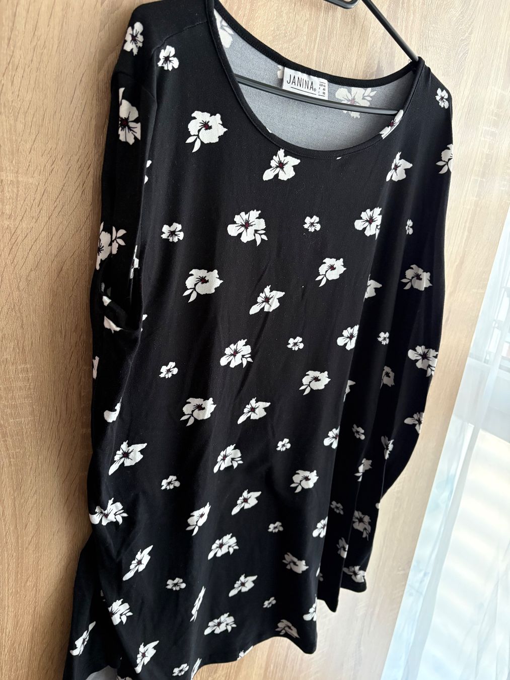 T-Shirts: T-Shirt Lang Blumenmuster – Gebraucht aus Schübelbach von S1CH 2