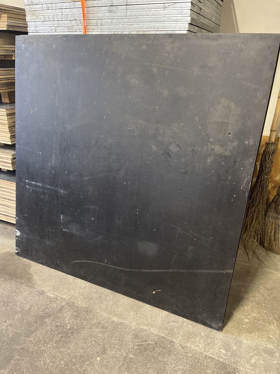 Articoli in legno: Siebdruckplatte – Usato da Rickenbach LU venduto da fla_9ft6