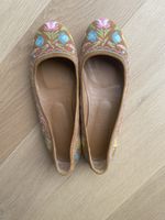 Bally: schöner bestickter Wildleder- Ballerina Gr. 36.5