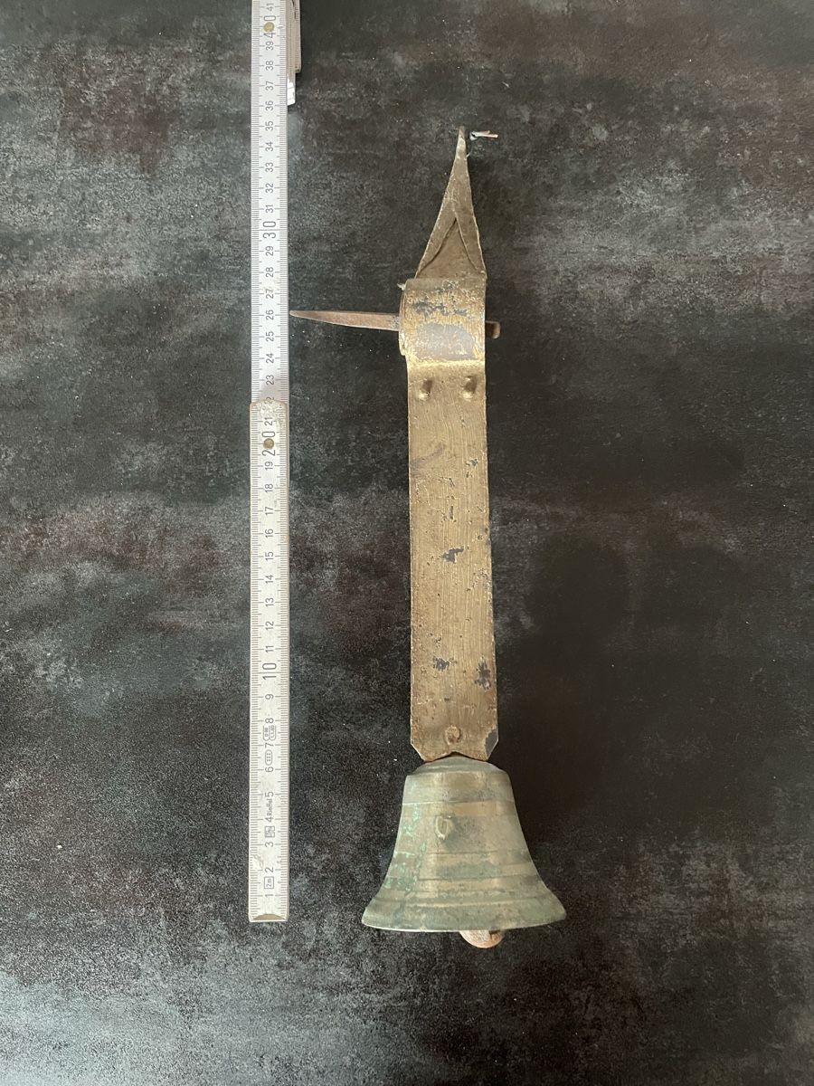 Campanacci mucche: Ancienne Cloche Murale Sonnette de Ferme – Usato da Vallamand venduto da Bricbracbroc82 2