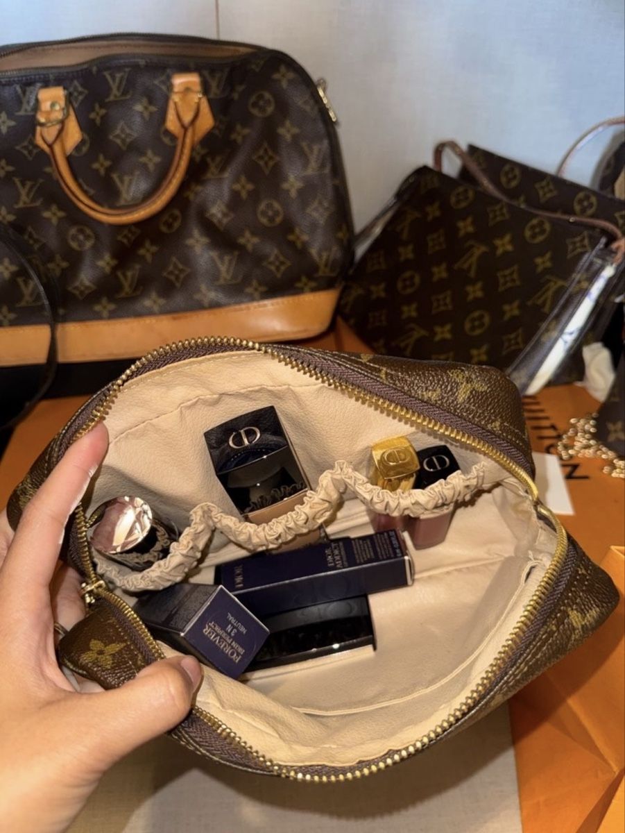 Louis Vuitton Sacs: Louis Vuitton Necessaire – D'occasion à Widnau par Pukpan_99 5
