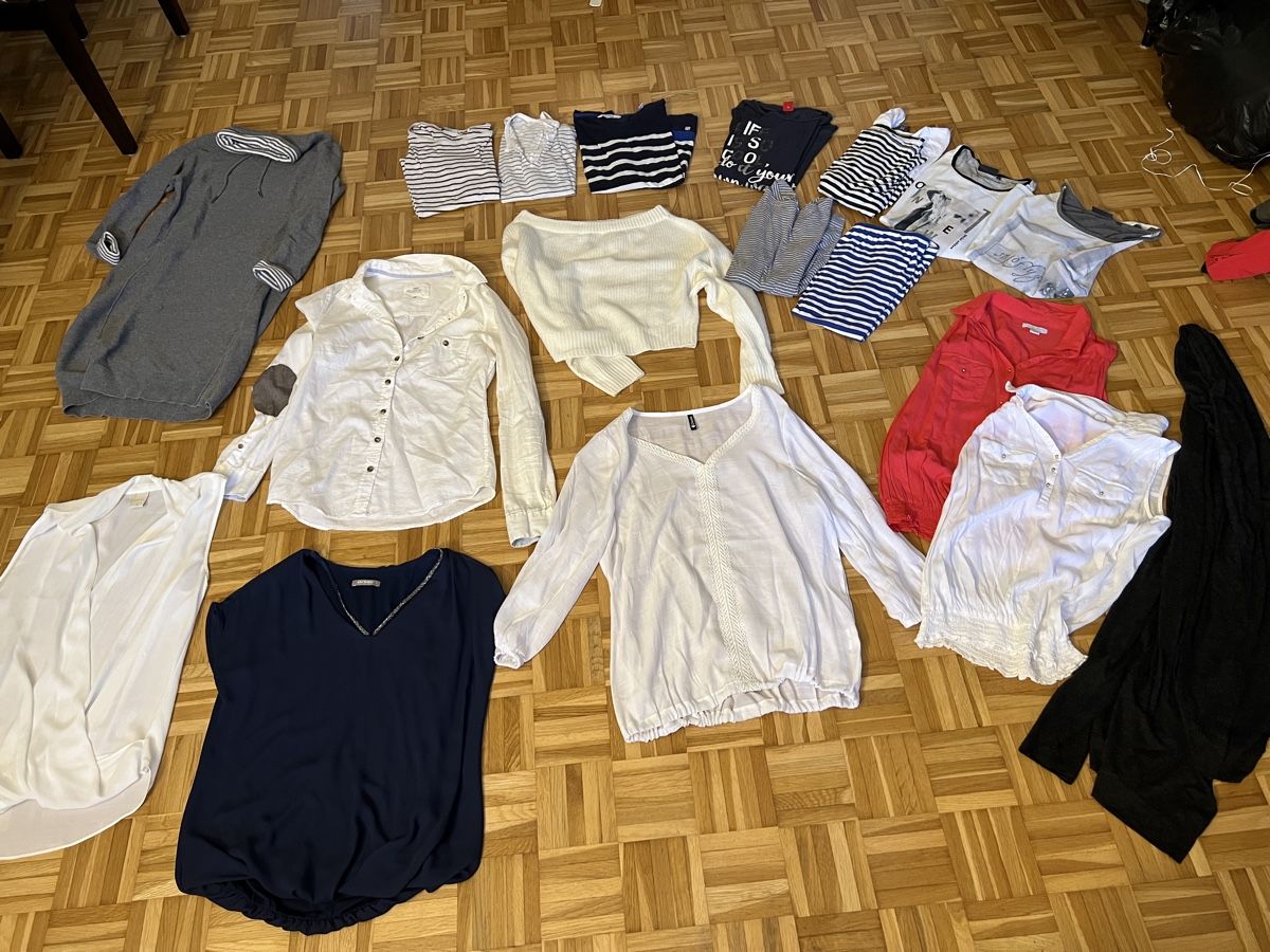 Lots de vêtements: riesiges Kleiderpaket Gr. XS/S – D'occasion à Zuchwil par Commander0 4