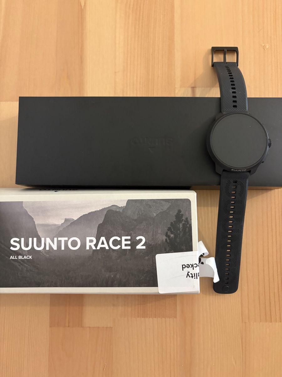 Suunto Smartwatch: Suunto Race 2 ALL BLACK – Nuovo (secondo la descrizione) da Bouveret venduto da luc_d2lg