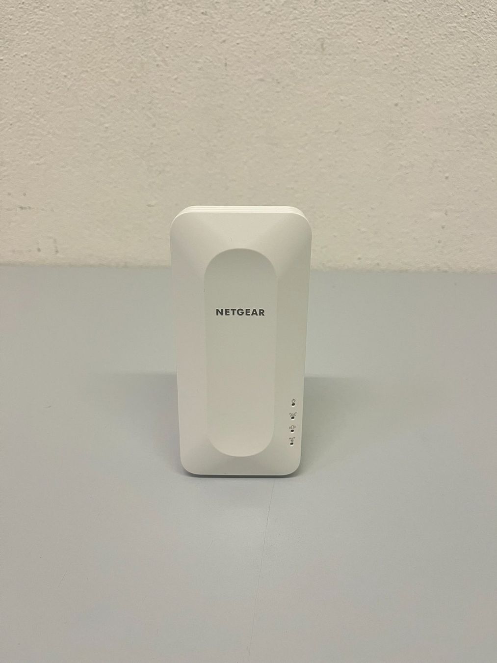Netgear WiFi: Netgear AX1800 Mesh Extender EAX15 – Usato da Hochdorf venduto da av-electronics