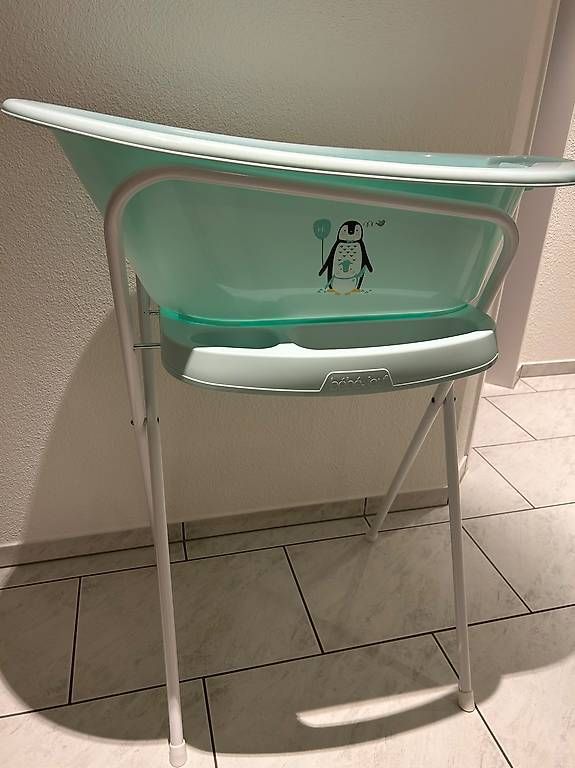 Badespass: Babybadewanne inkl. Ständer – Gebraucht aus Lengnau AG von ste_dmz5