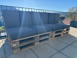 Palettensofa mit EPAL Paletten und Auflagen gebraucht