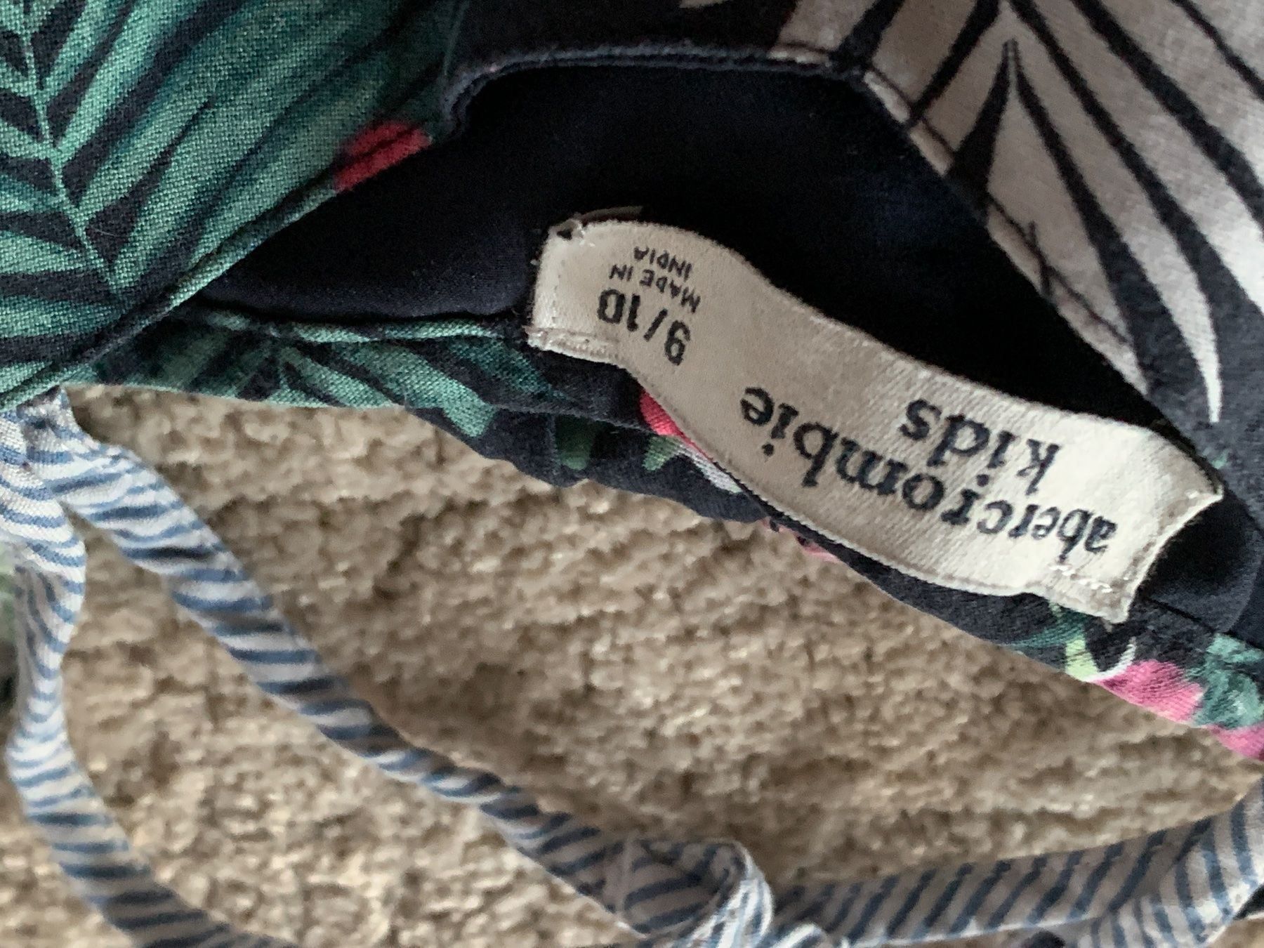 Abercrombie Camicette, T-shirt & Top: Top abercrombie gr 140 – Nuovo (secondo la descrizione) da Oberweningen venduto da Jogi2 1