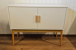Sideboard weiss mit Holzbeinen gebraucht guter Zustand