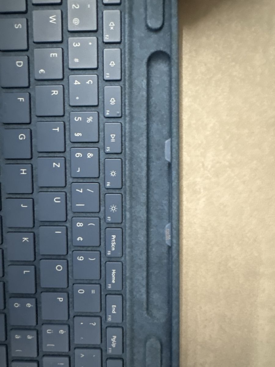 Microsoft Tastaturen: Surface Pro 9 - Clavier Microsoft comme neuf – Gebraucht aus Salgesch von Flolo80 1