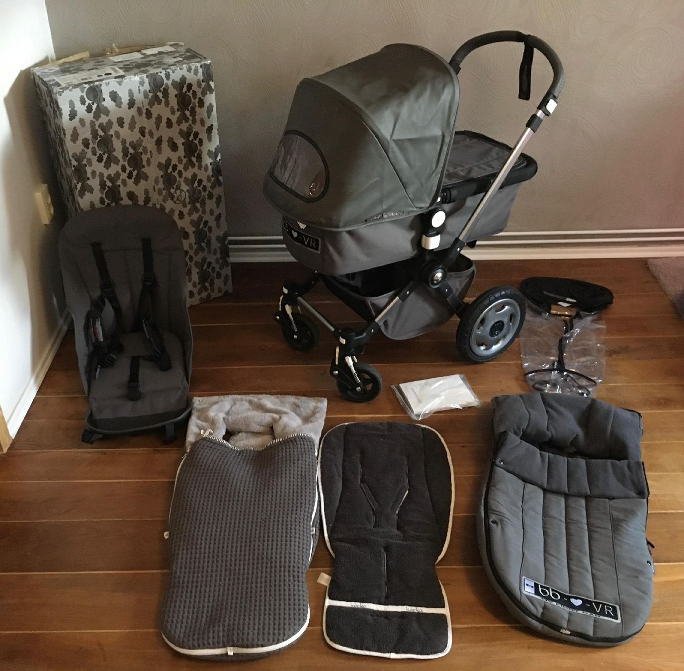 Bugaboo Carrozzine: Bugaboo Cameleon 3, Sondermodel Viktor und Rolf, Kinderwagen – Nuovo (secondo la descrizione) da Oberdorf BL venduto da Pietroc 3