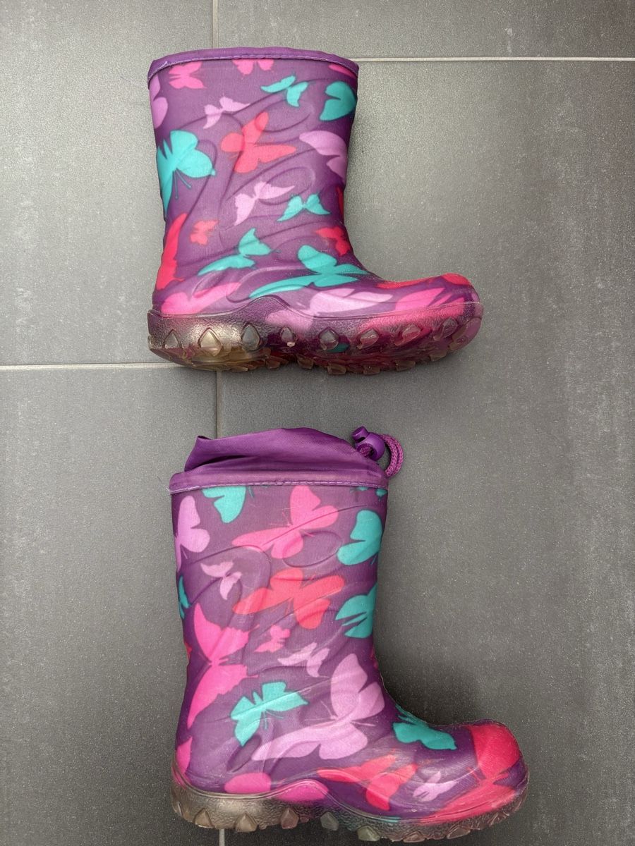 Scarpe per ragazze: Schuhpaket Grösse 25/26/27 – Usato da Niederwangen b. Bern venduto da muidop 2