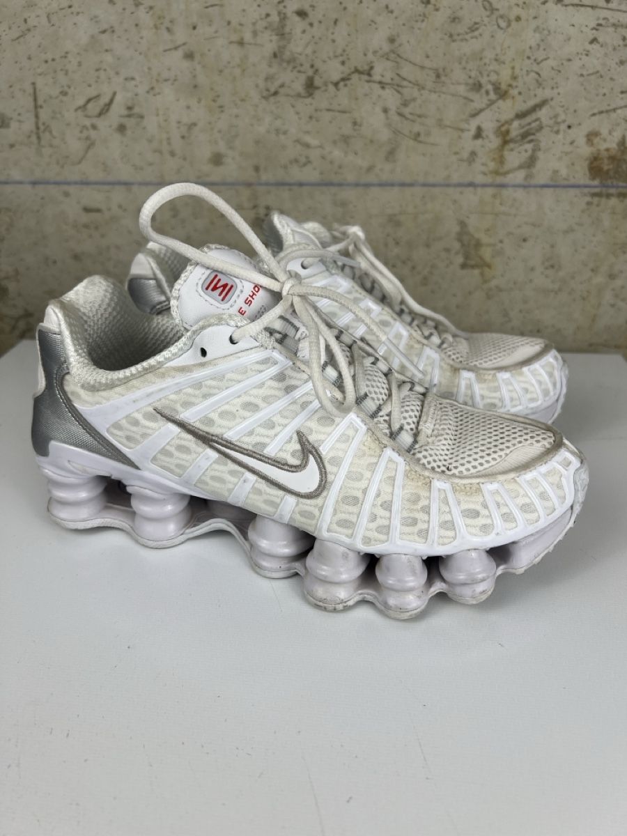 Nike Scarpe da uomo: Nike Shox Sneaker – Usato da Münchenbuchsee venduto da buchsiborder