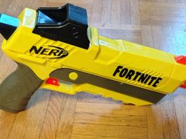 Nerf Fortnite rare - jaune! Comme neuf! État impeccable.