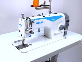 JACK A2B, Neue Industrienähmaschine mit Fadenabschneider