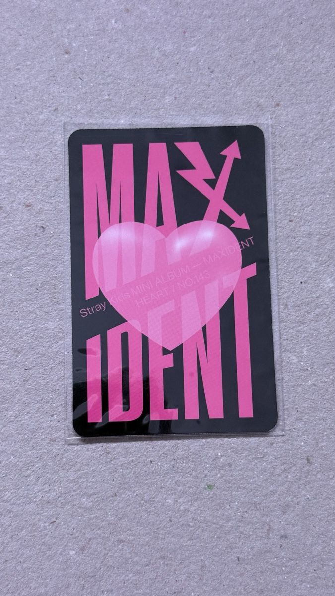 Carte collezionabili: Stray Kids MAXIDENT Lee Know Photocard – Nuovo (secondo la descrizione) da Meggen venduto da awk_nkn7 1