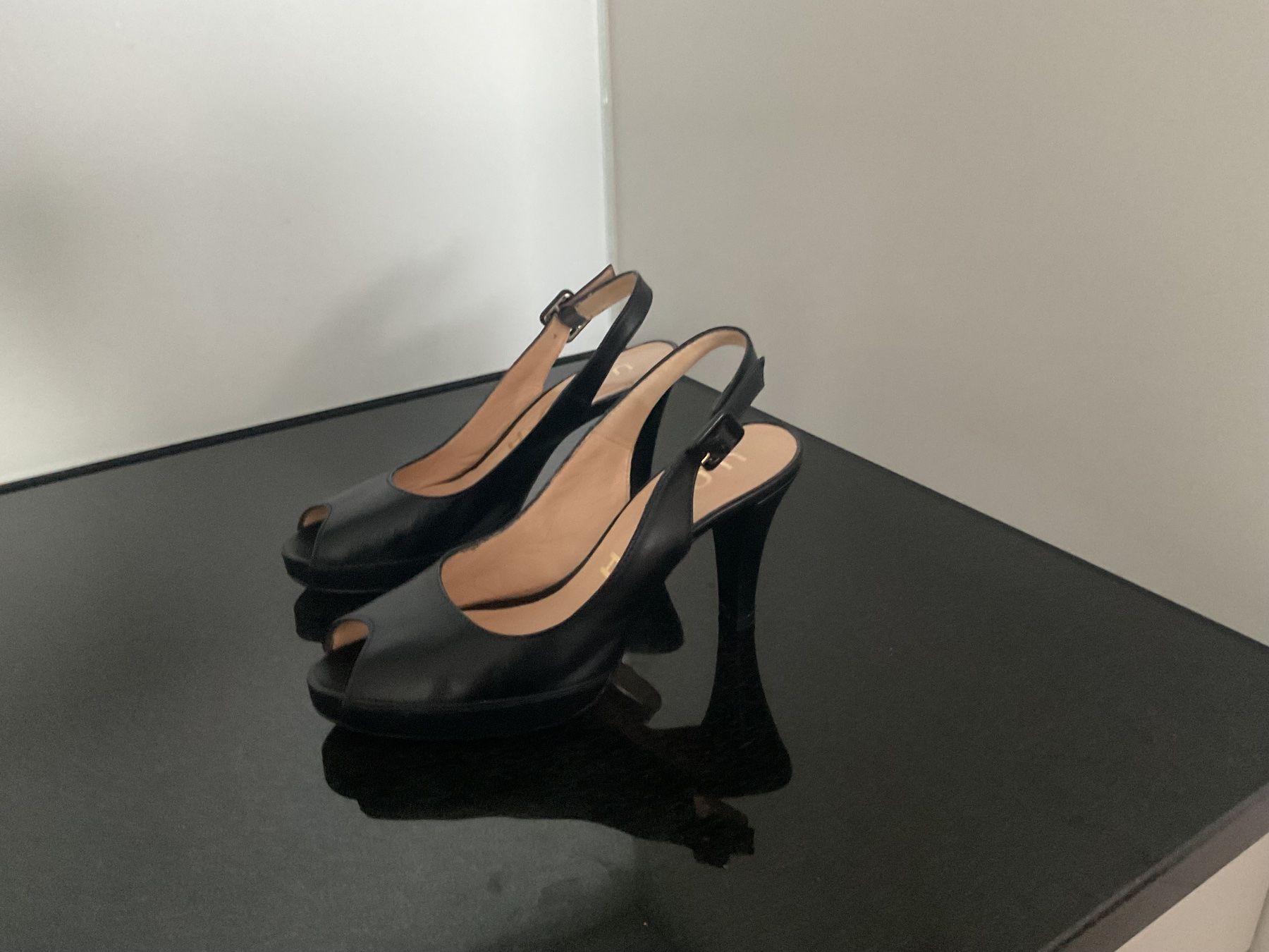Unisa Scarpe da donna: Unisa Sandalen mit Absatz – Usato da Dübendorf venduto da Mittwoch.2023 1