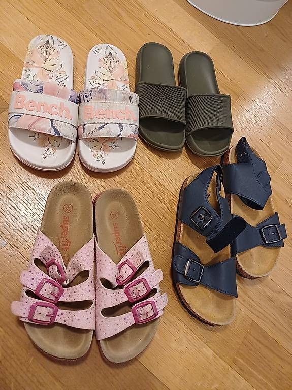 Scarpe per ragazze: Hausschuhe Set – Usato da Sisseln AG venduto da JanaSK