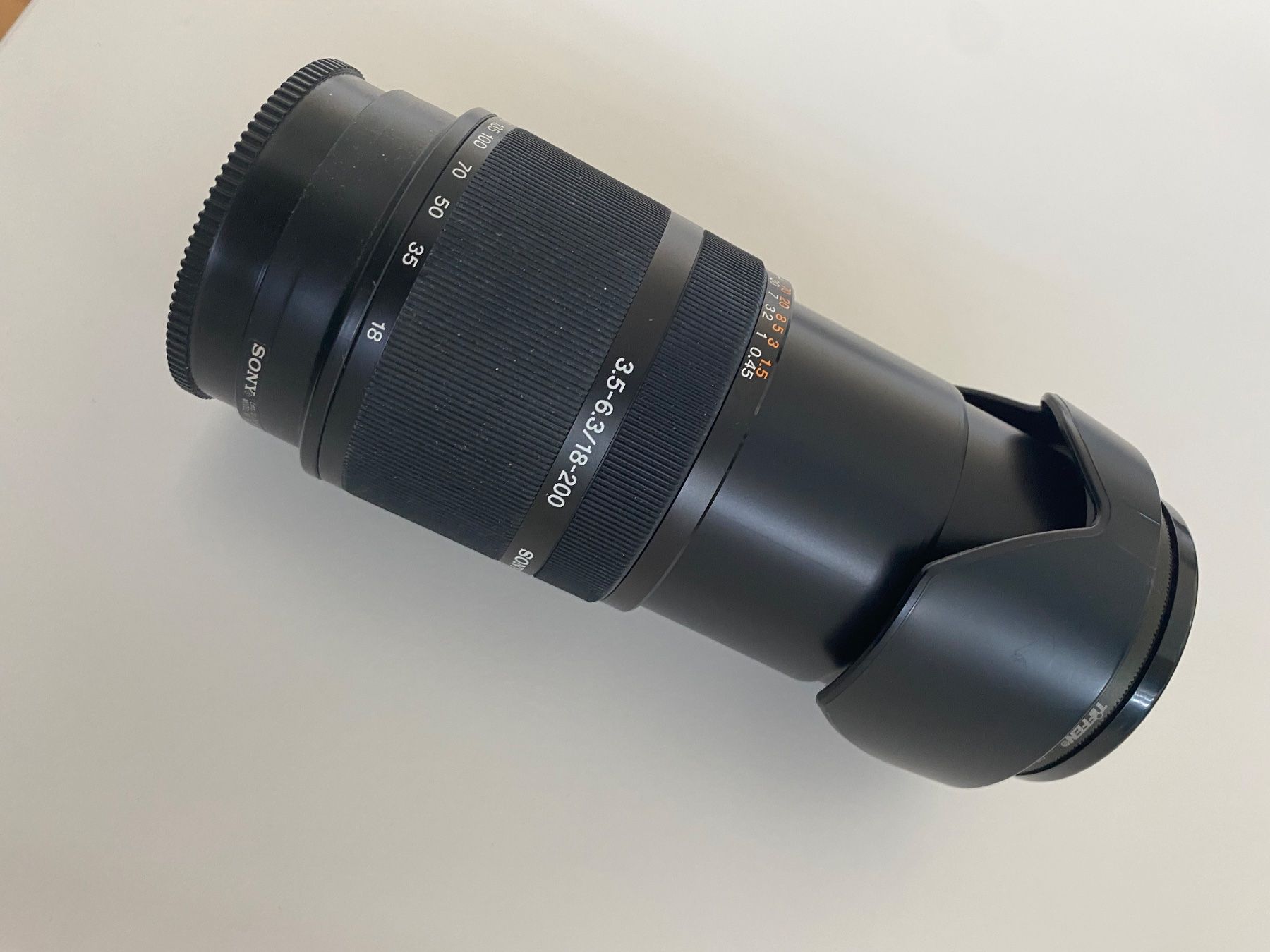 Sony Fotocamera: Sony Alpha 700 inkl. Objektiv, Blitzgerät und Stativ – Usato da Baar venduto da Jibi79 7