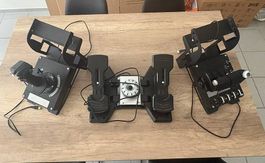     Logitech X56 HOTAS + Pedale + 2x Oplite Halter