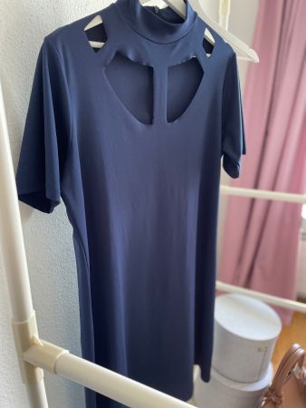 Neuf Robe bleu marine ASOS avec découpes originales 48