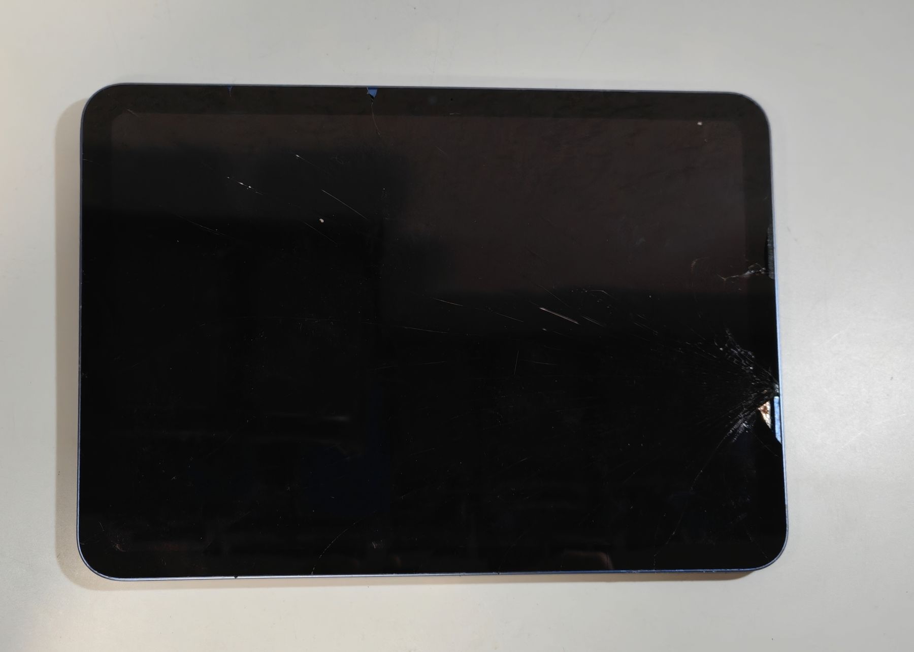 Apple Tablettes PC: iPad 10-ti Generation Blau – Défectueux à Ehrendingen par Rocky985 1