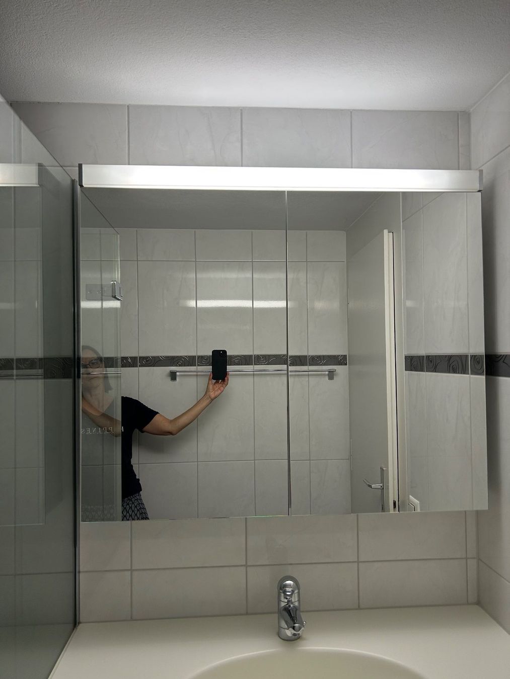 Armoires miroirs: Spiegelschrank Badezimmer – D'occasion à Bolligen par Mfeuz