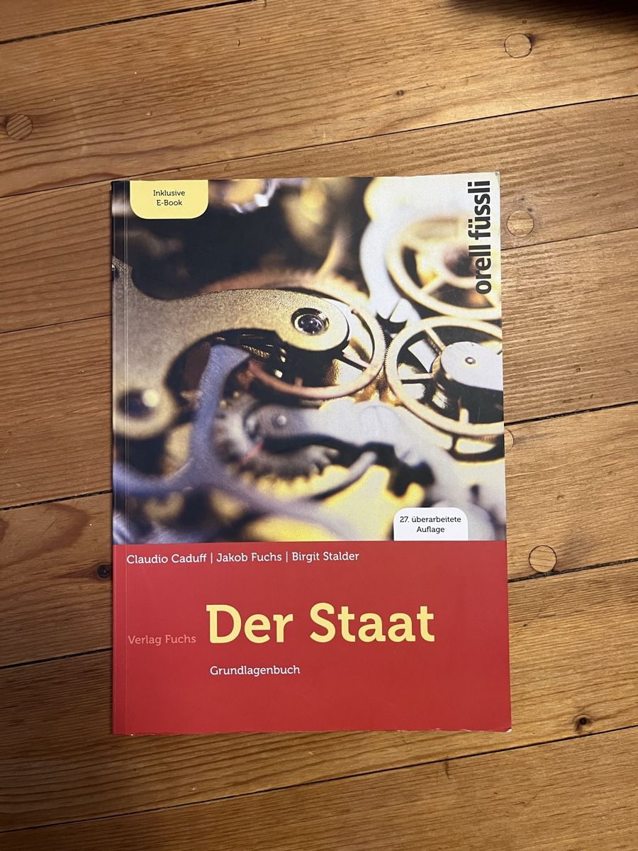 Libri: Der Staat Grundlagenbuch – Usato da Winterthur venduto da Milly_z9