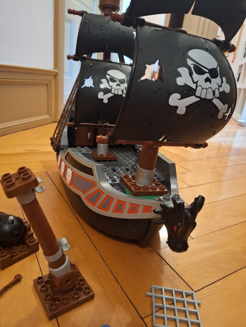 Lego Jouets: Grosses Piratenschiff Lego Duplo 7880 – D'occasion à Waldstatt par MarliesW01 4