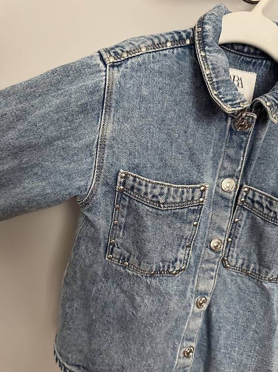 Giacche & Cappotti: Zara Jeans Jacke Gr 98 – Usato da Dierikon venduto da san_9tc9 2