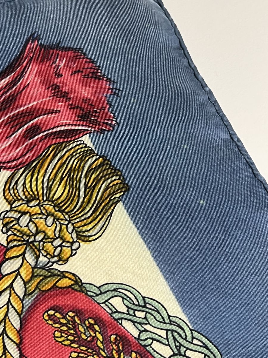 Hermès Foulard & Sciarpe: Carré Hermès, vintage – Usato da St-Pierre-Clages venduto da ste_xk6p 6