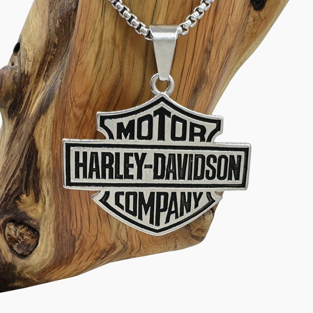 Pendentifs: Pendentif élégant avec chaîne incluse J121 – Neuf avec emballage d'origine à Allens par MADE.IN.ROCK.N.ROLL
