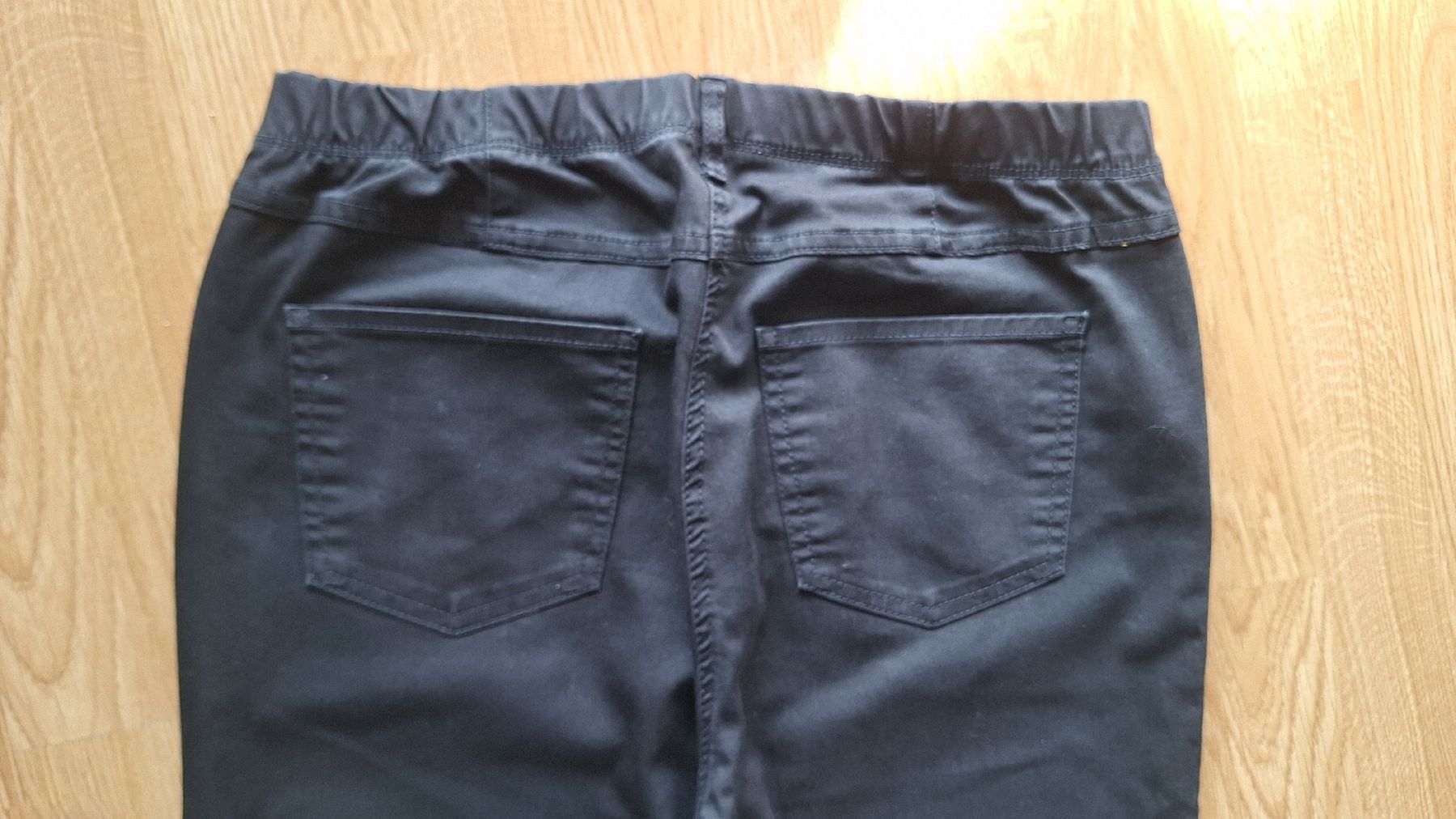 Jeans: Leichte schwarze Jeans Gr 44 – Usato da Lützelflüh-Goldb venduto da bli_f2v9 4