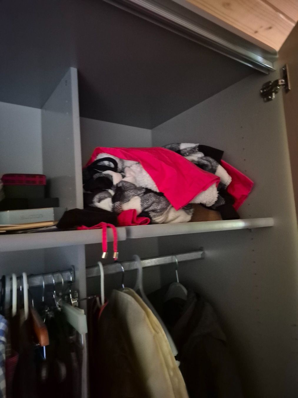 Conforama Armadi: Kleiderschrank Gross – Difettoso da Maienfeld venduto da PKIC 5