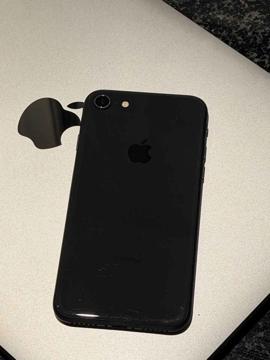 Apple Telefoni cellulari / Smartphones: Chassis de remise à neuf iPhone 8 Noir – Usato da Lausanne venduto da Planet_Faisceaux 4