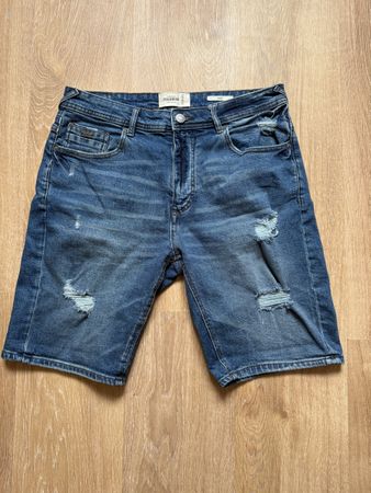 Short jean bleu slim Pull & Bear, t.42